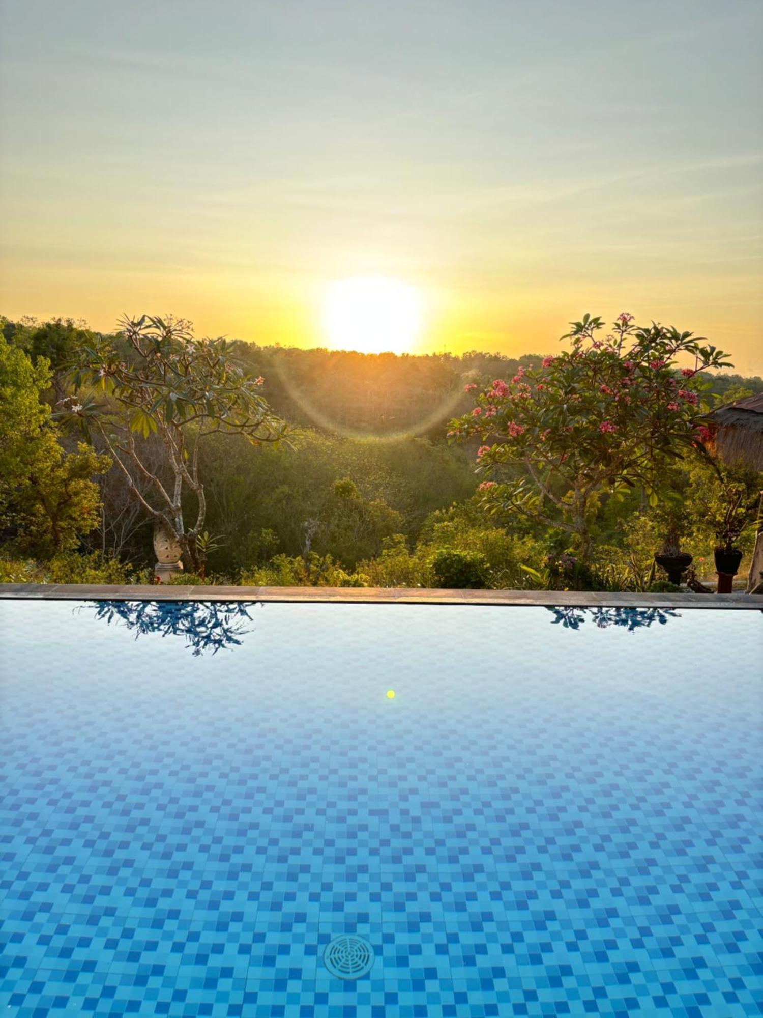 Penida Hills Hotel Batununggul ภายนอก รูปภาพ